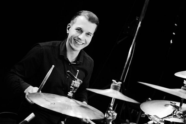 Tibor Měrka: bicí